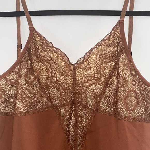 Plus Size Lace bodysuit with adjustable straps Size 3XL - Picture 8 of 14